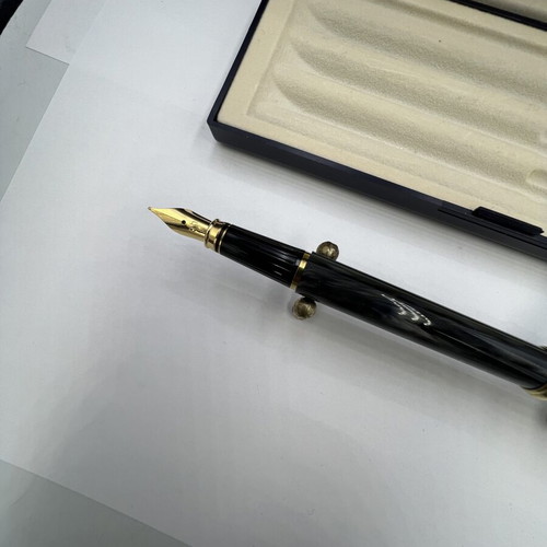 Daniel Hechter Pen new in box
