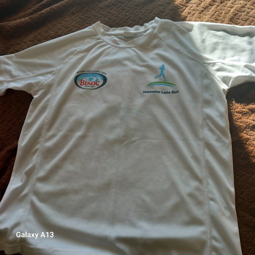 Αθλητικά T-shirt σε άριστη κατάσταση, πακέτο 4, μεγέθη L και M