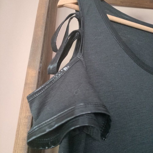 Blouse with shoulder cutouts black, size XL, like new
