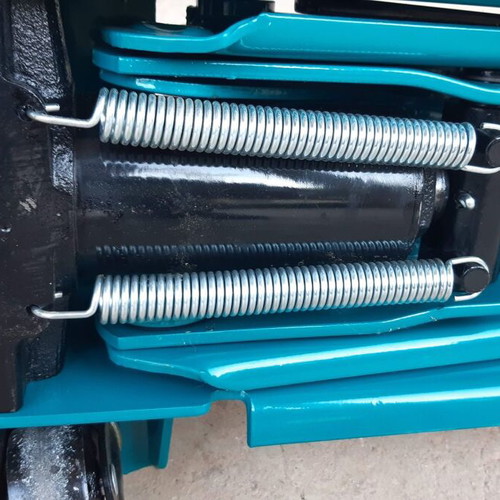 Total low profile 3-ton car jack like new