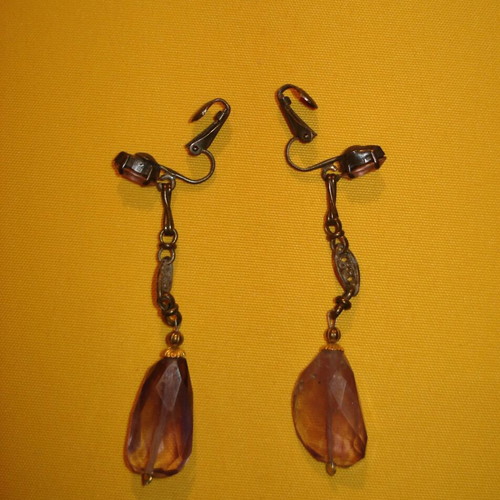 Vintage earrings with clip like new
