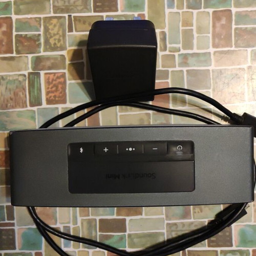 SoundLink Mini used, battery problem, does not charge