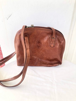 Daine leather crossbody bag for women like new, brown