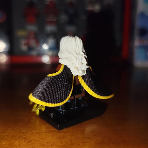 Storm Black Suit figure like new with accessories