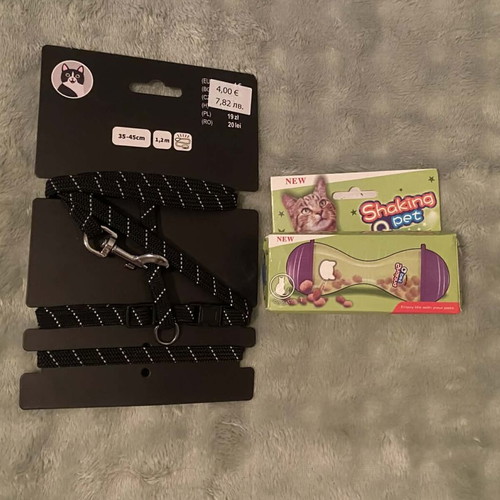 Collar with leash and slow feeder toy for cats new