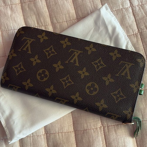 LV wallet like new, green