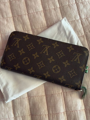 LV wallet like new, green