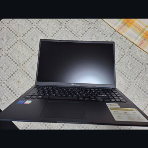 Asus VivoBook laptop new with Intel Core i7, 16GB RAM, 512GB SSD