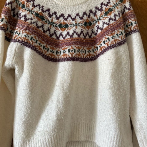 Pull & Bear knitted sweater size M like new, vintage, white and beige