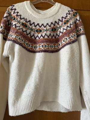 Pull & Bear knitted sweater size M like new, vintage, white and beige