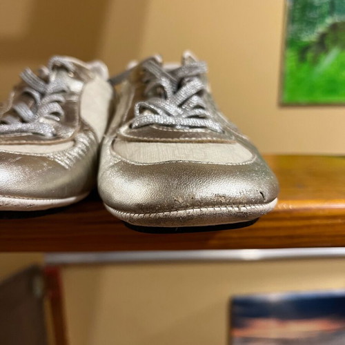 Gucci women's silver sports shoes like new, size 38.5