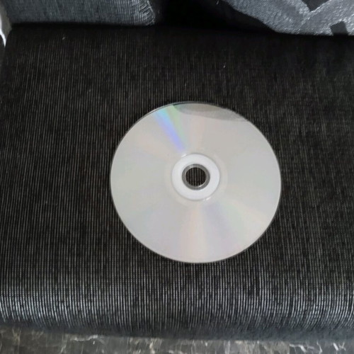 Pirates DVD like new, dubbed