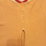 Yellow medium pullover like new