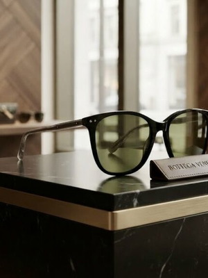Bottega Veneta BV0079S-001 unisex sunglasses, gloss black