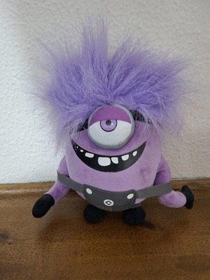 Despicable Me Purple Minion Plush like new