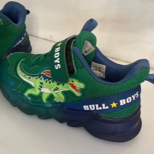 Bull Boys athletic shoes used with lights, size 28, green