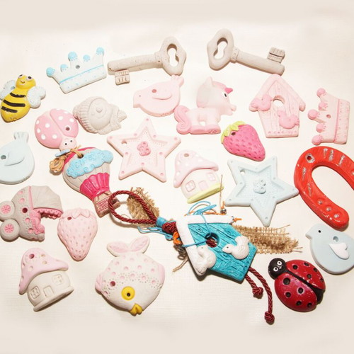 Children's decorative ceramics used, pack of 35 wall designs