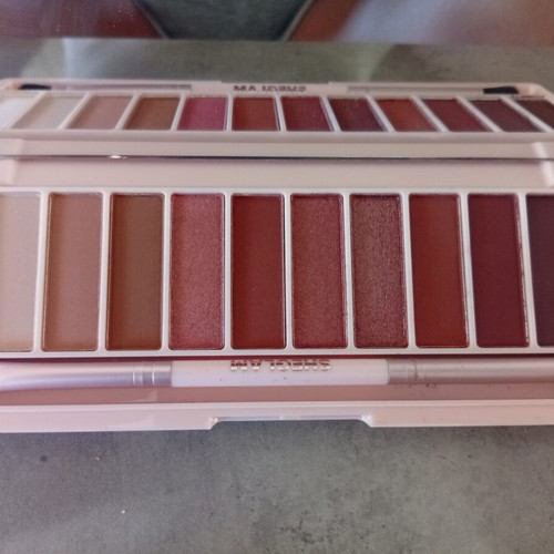 Makeup set new with NYX, Ushas, MUA, Sheglam palettes, Korres concealer, red lipstick