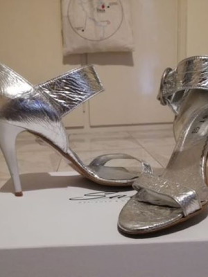 Silver high-heeled sandals used, size 38, adjustable strap