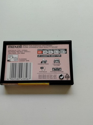 Maxell UR 90 cassette sealed
