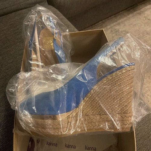 Kanna blue platform sandals size 39 like new