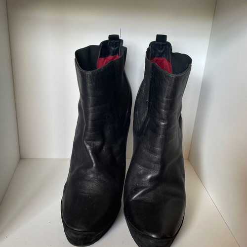 Cesare Paciotti boots size 41 black like new leather with 14 cm heel