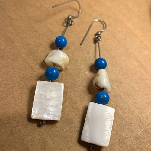 Mother of pearl earrings, 6.5 cm length