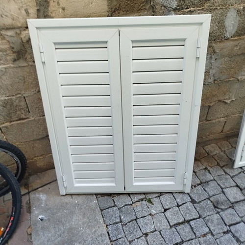 Aluminum frames used, three balcony doors and windows set