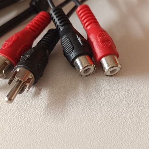 RCA audio extension cable like new, 2 male to 2 female