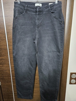 Sarah Lawrence women's jeans black, like new, regular fit size 31