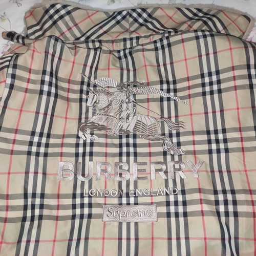 Supreme x Burberry Shearling Puffer jacket like new, beige