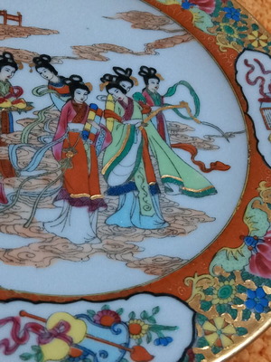 Vintage Famille Rose Chinese plates hand-painted, like new, set of 6