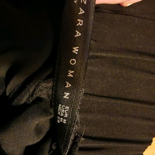Παντελόνα Zara μαύρη σαν καινούργια, μέγεθος M
