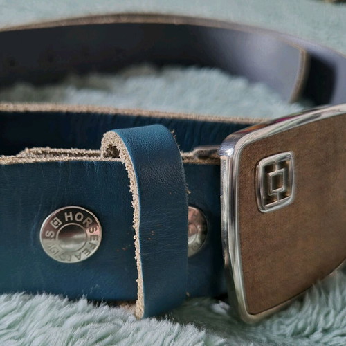 Horsefeathers leather belt new, adjustable, blue