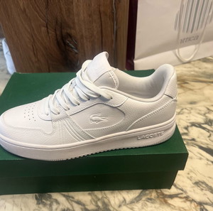 Lacoste L001