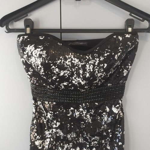 Sequin Strapless Party Top like new, size S/M, black and white