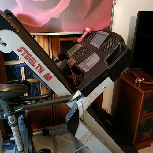 Treadmill used with burnt motor, nearly new belt