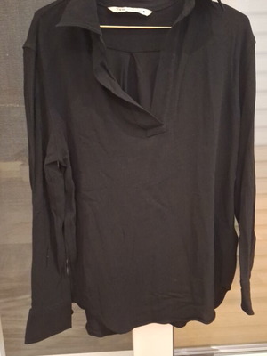 Zara blouse size S like new, 100% viscose, black