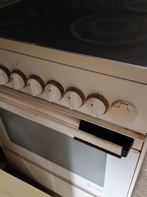 Pitsos electric stove with ceramic hob and oven