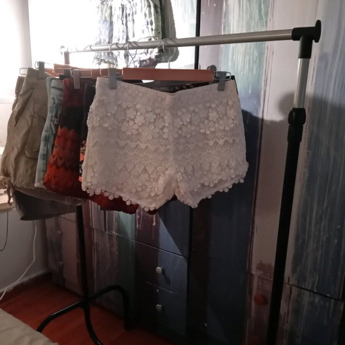 Stradivarius shorts white lace like new, size XS