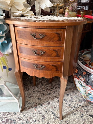Auxiliary furniture like new, heavy and quality wood