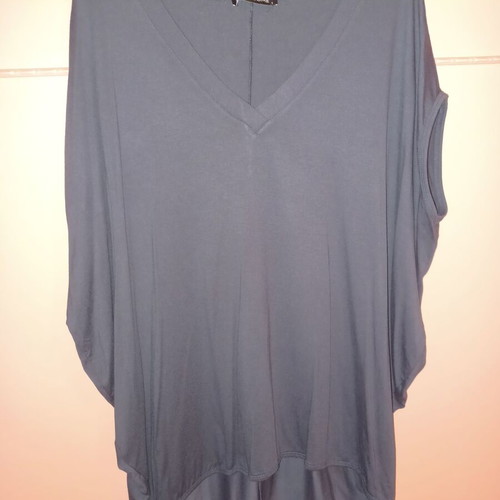 Unalome women's blouse bat style like new, plus size 50-52, gray