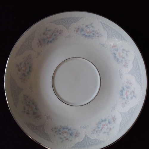 Porcelain tea cups with saucers set of 7, new