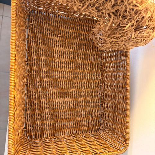 Decorative wicker basket like new
