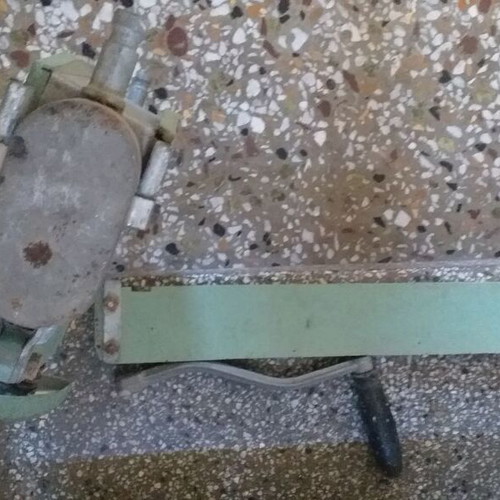 Manual Clothes Wringer Collector's Item with Crank and 2 Rollers