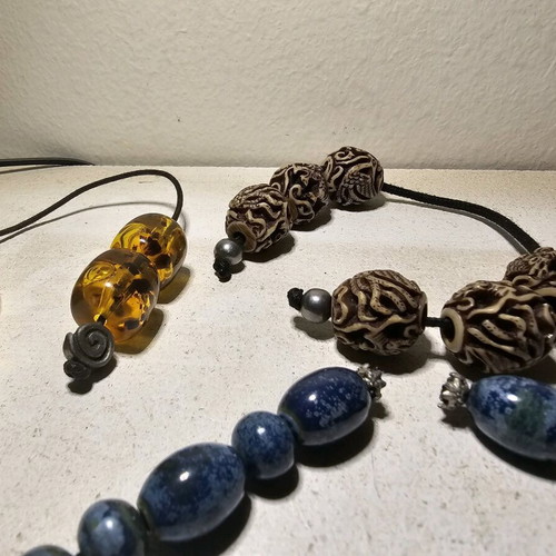 Beglerakia new, set of 3 pieces made of bone and stone
