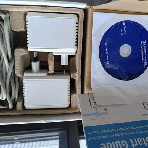 Aztech PLC AV200 Home Networking Adapter set like new