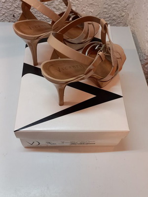 Vicenza women's summer sandals size 37 beige with 10cm heel like new