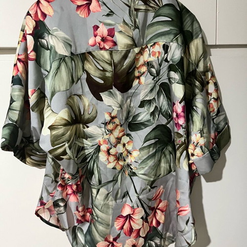 Floral shirt Mango size S like new