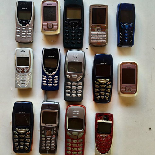 Various old Ericsson, Nokia, Panasonic mobile phones, 14 pieces